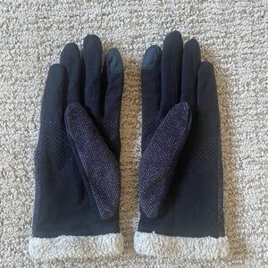Dark grey gloves
